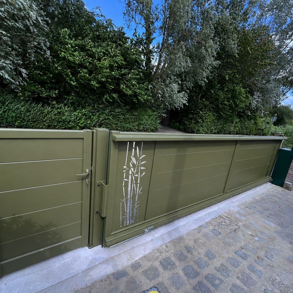 portail coulissant motorise portillon buquet pastant